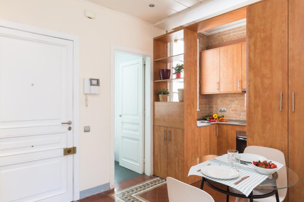 Montaber Apartment - Gran Via - Rocafort Barcelona Kültér fotó